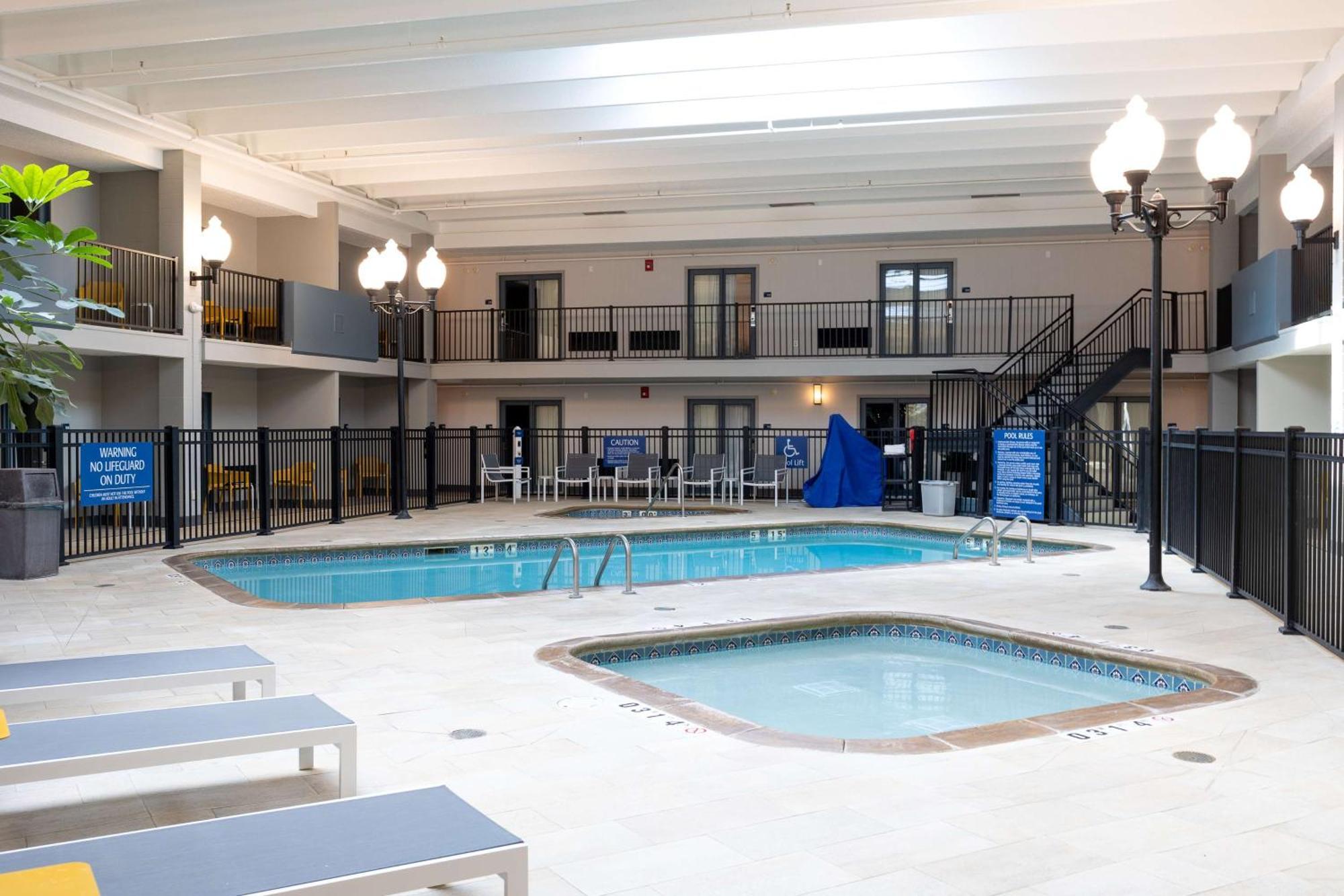 Doubletree By Hilton Austin, Mn Hotell Eksteriør bilde