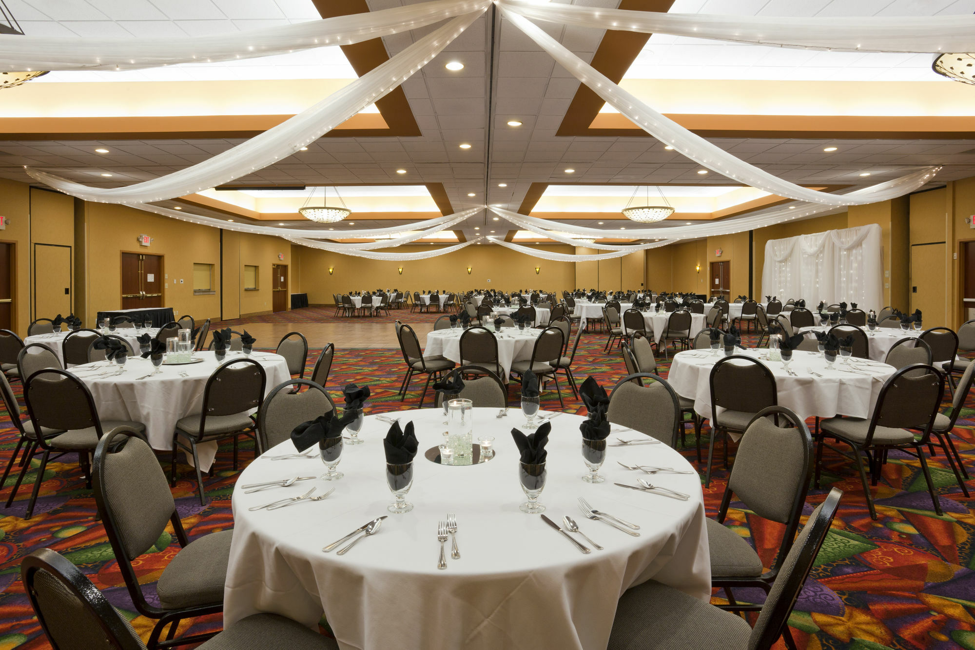 Doubletree By Hilton Austin, Mn Hotell Eksteriør bilde